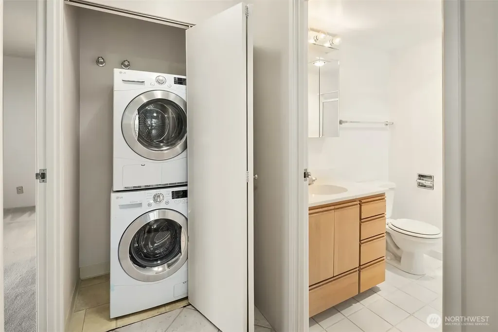 4540 8th Avenue NE Seattle WA 98105