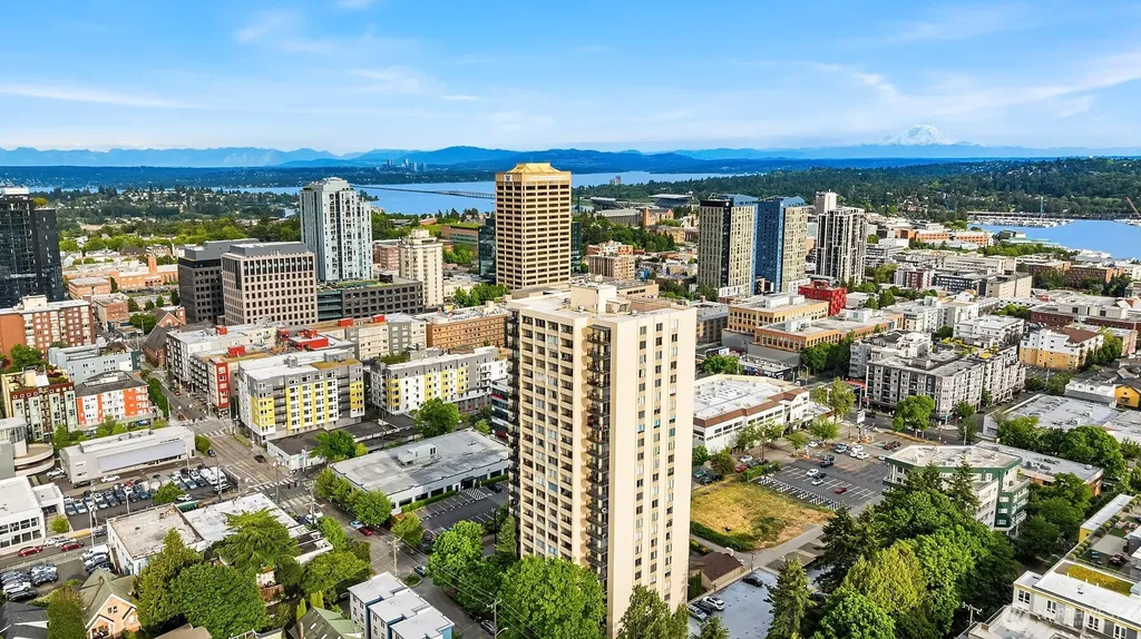 4540 8th Avenue NE Seattle WA 98105