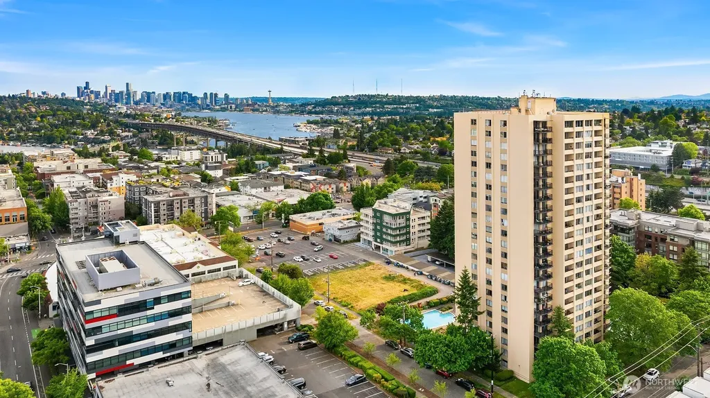 4540 8th Avenue NE Seattle WA 98105