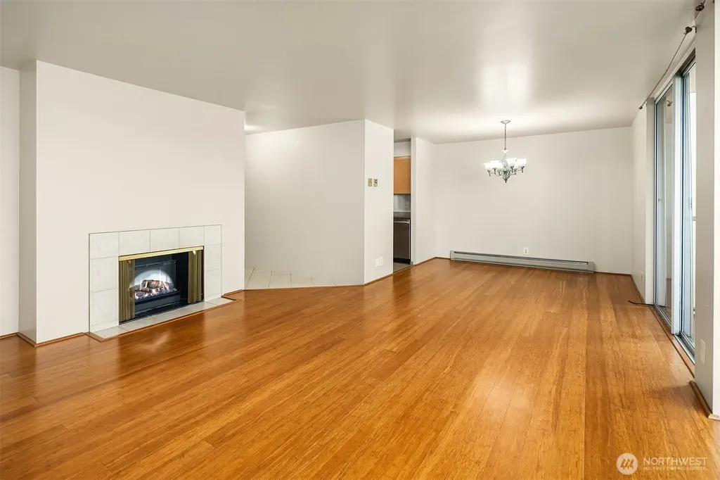 4540 8th Avenue NE Seattle WA 98105