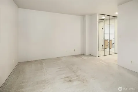 4540 8th Avenue NE Seattle WA 98105