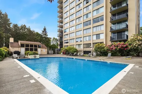 4540 8th Avenue NE Seattle WA 98105