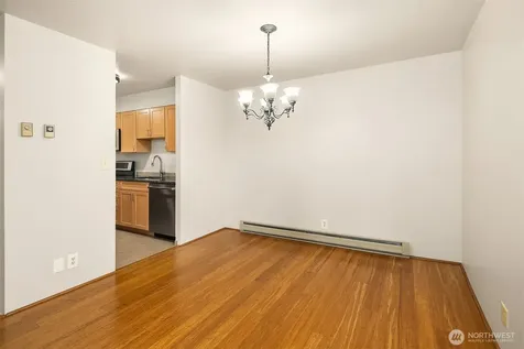 4540 8th Avenue NE Seattle WA 98105