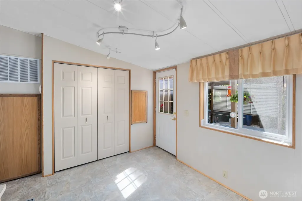 17308 Woodcrest Drive NE Bothell WA 98011