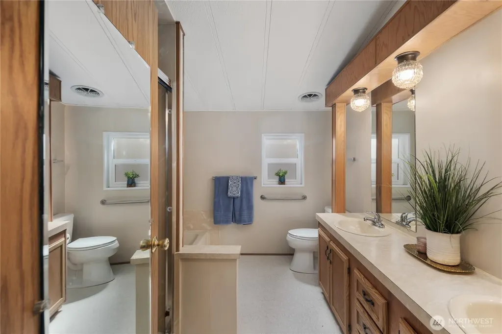 17308 Woodcrest Drive NE Bothell WA 98011