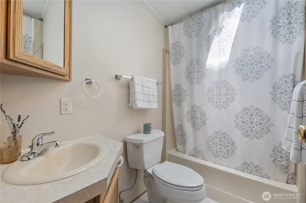 17308 Woodcrest Drive NE Bothell WA 98011