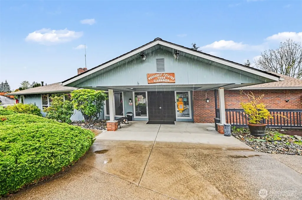17308 Woodcrest Drive NE Bothell WA 98011