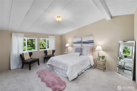 17308 Woodcrest Drive NE Bothell WA 98011