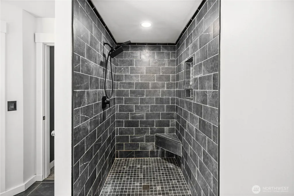 4915 Bering Street NW Gig Harbor WA 98332