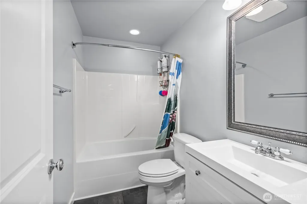 4915 Bering Street NW Gig Harbor WA 98332