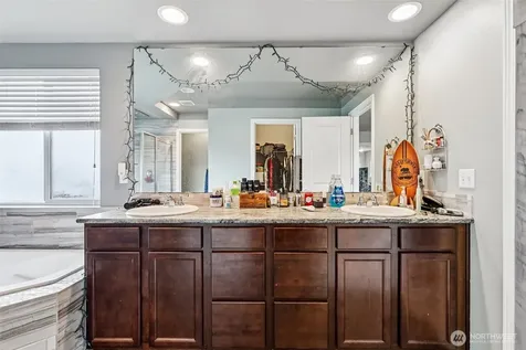 18818 111th Avenue Ct E Puyallup WA 98374