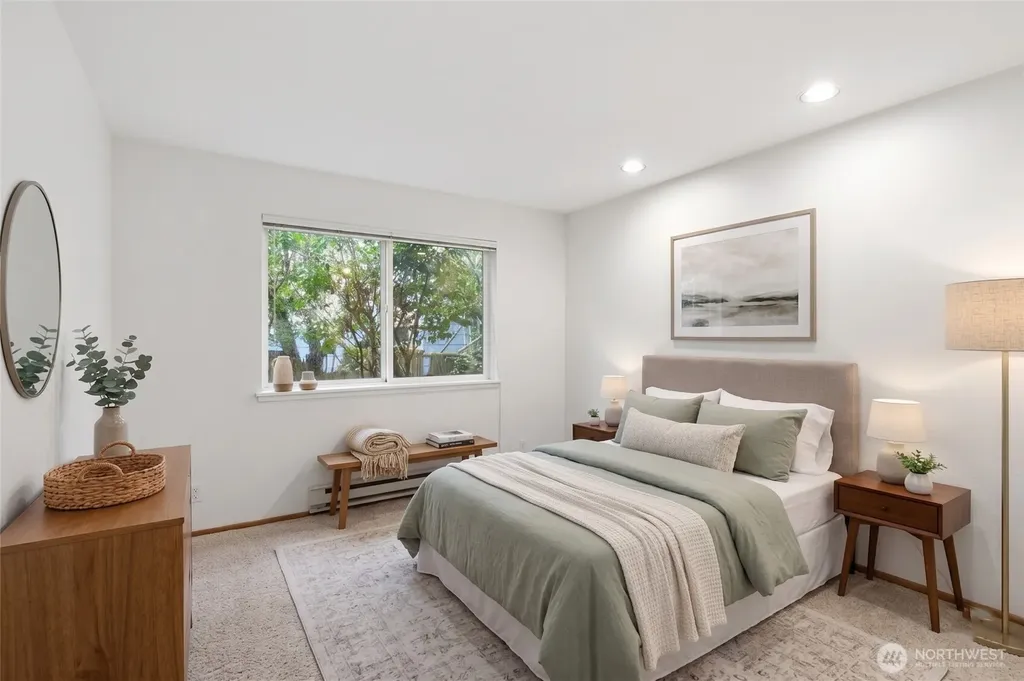 4811 Phinney Avenue N Seattle WA 98103
