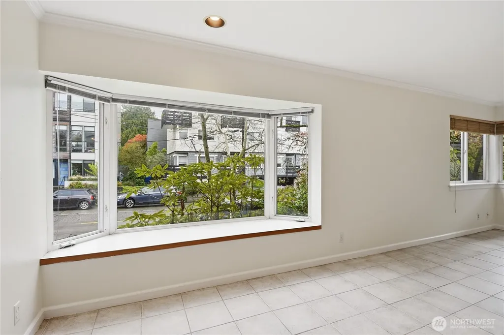 4811 Phinney Avenue N Seattle WA 98103