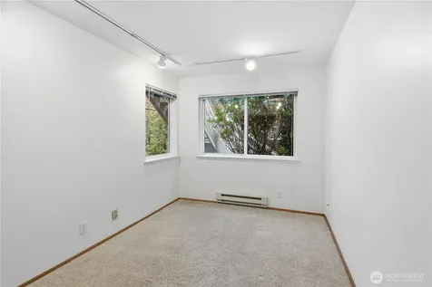 4811 Phinney Avenue N Seattle WA 98103
