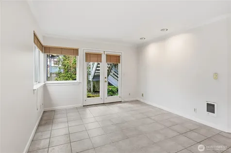 4811 Phinney Avenue N Seattle WA 98103