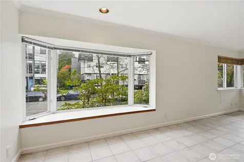 4811 Phinney Avenue N Seattle WA 98103