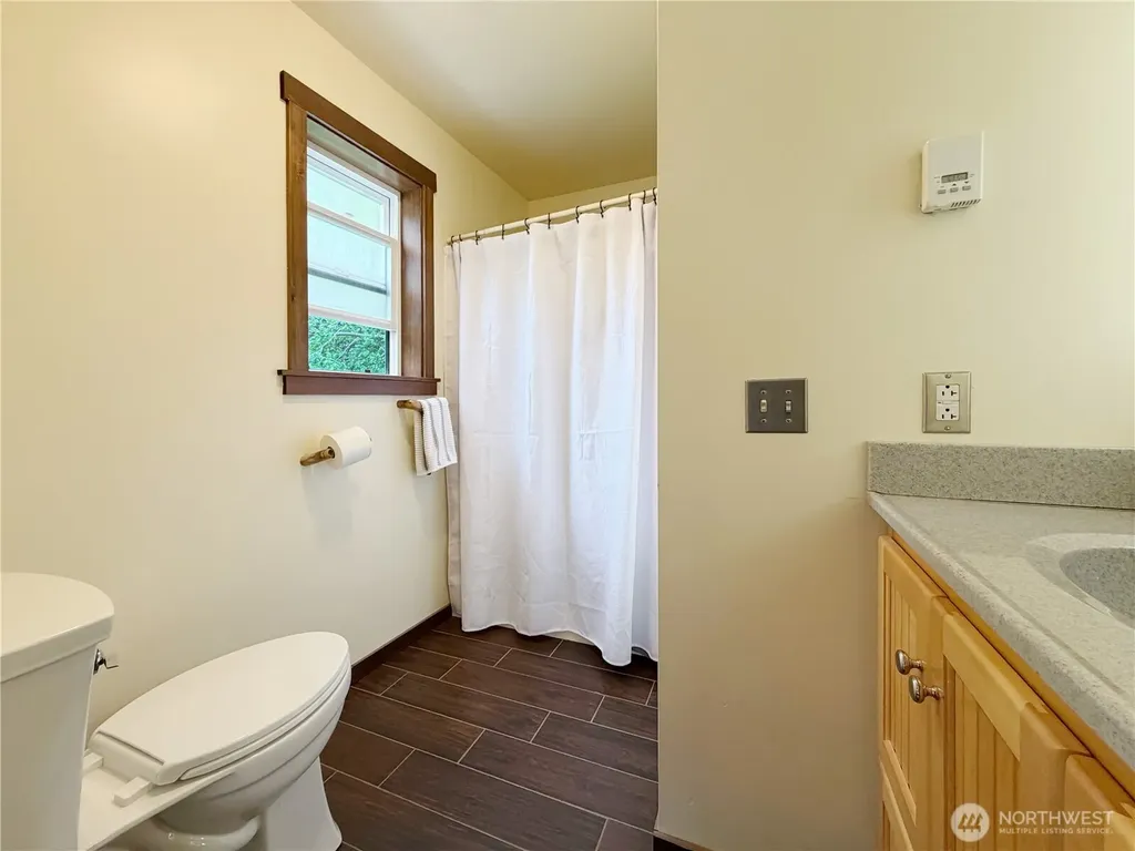 17 B Whidbey Island Drive Hat Island WA 98206