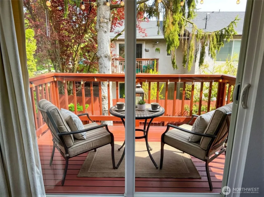 8848 Interlake Avenue N Seattle WA 98103