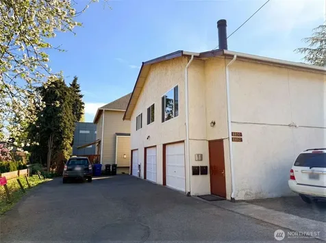 8848 Interlake Avenue N Seattle WA 98103