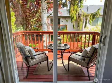 8848 Interlake Avenue N Seattle WA 98103