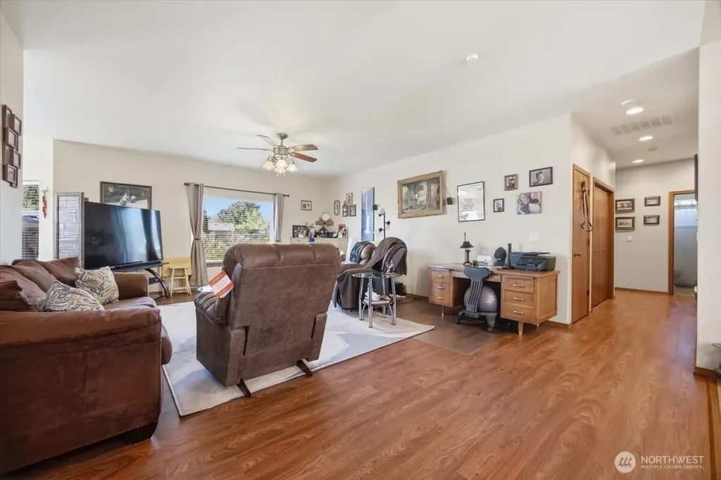 2304 Road 52 Pasco WA 99301
