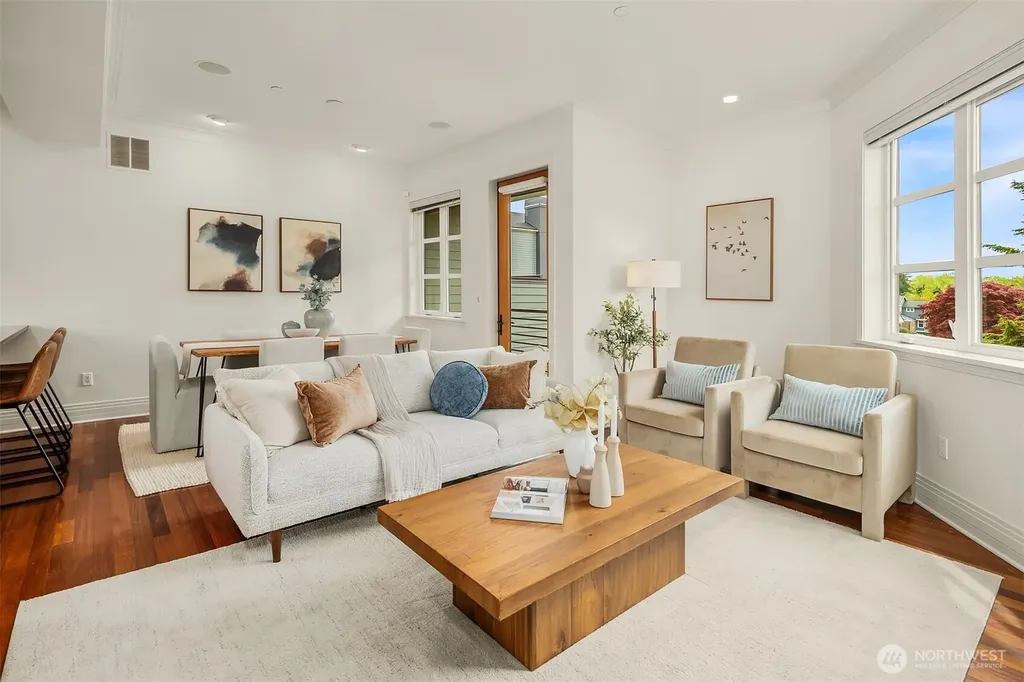 3215 W Lynn Street Seattle WA 98199