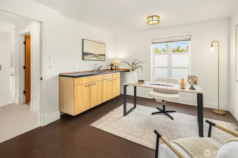 3215 W Lynn Street Seattle WA 98199