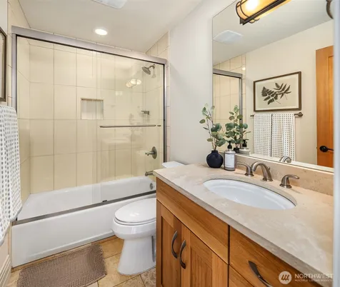 3215 W Lynn Street Seattle WA 98199