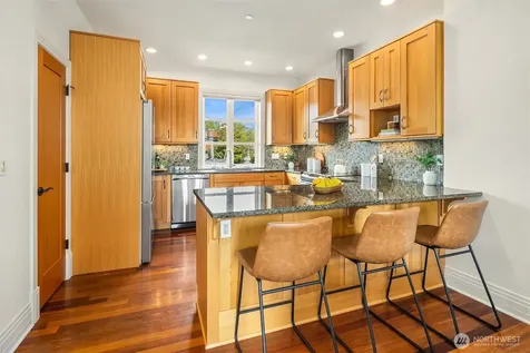 3215 W Lynn Street Seattle WA 98199
