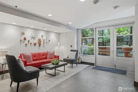 2607 Western Avenue Seattle WA 98121