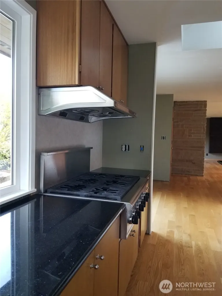 18427 91st Place W Edmonds WA 98026