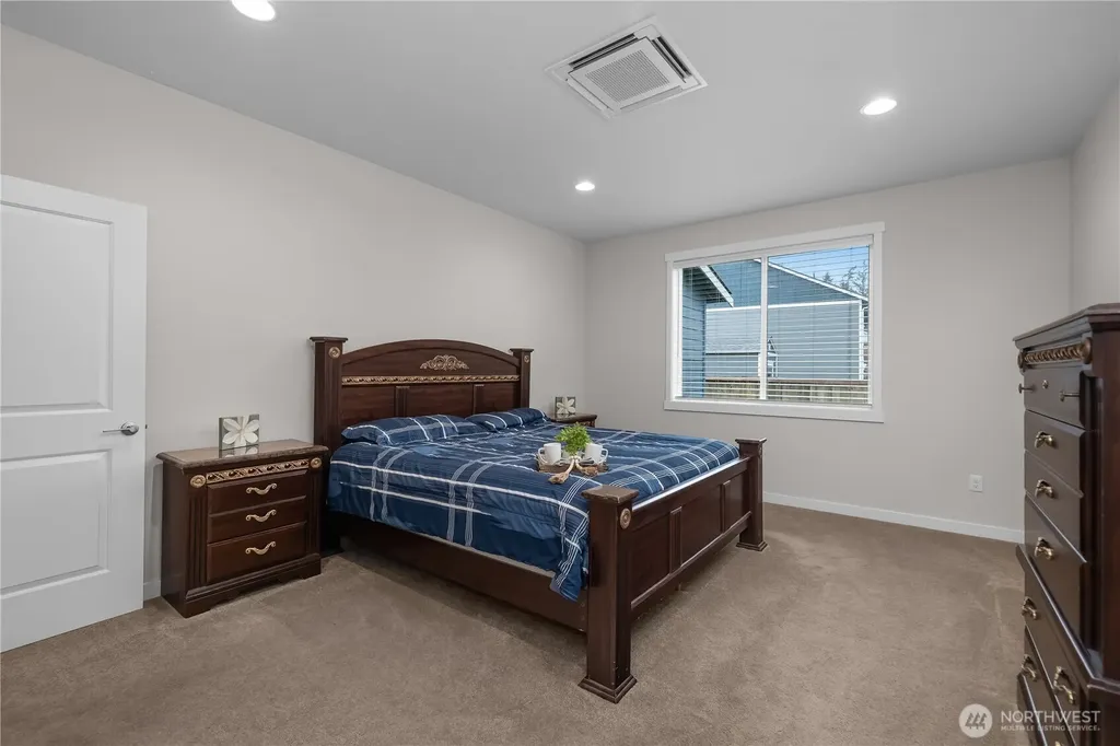 903 Cody Street SE Rainier WA 98576
