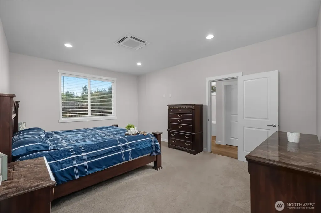 903 Cody Street SE Rainier WA 98576