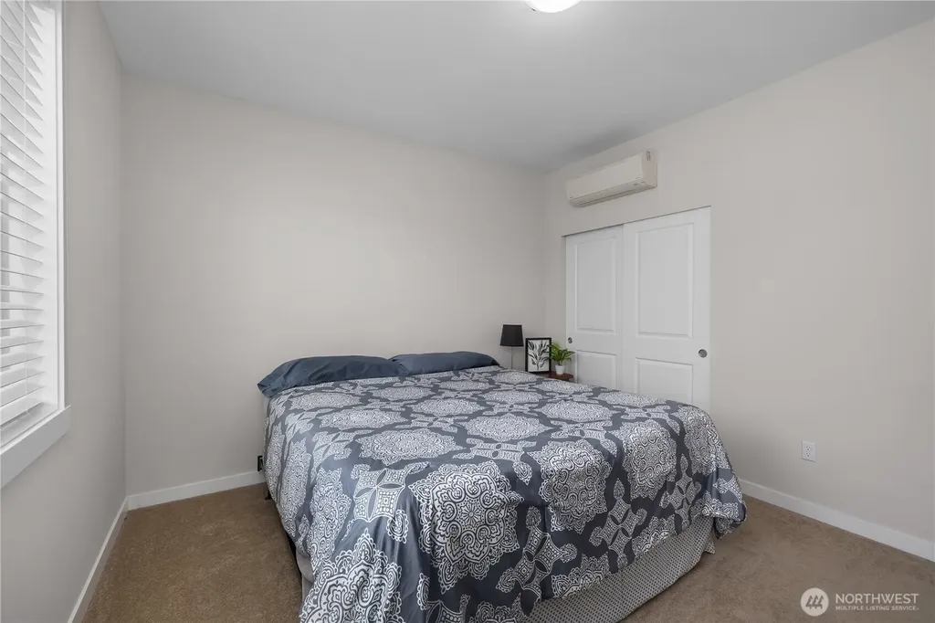903 Cody Street SE Rainier WA 98576