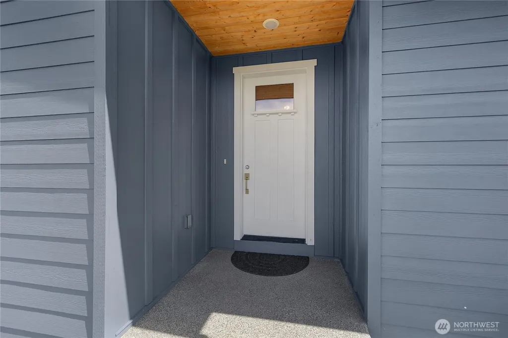 903 Cody Street SE Rainier WA 98576