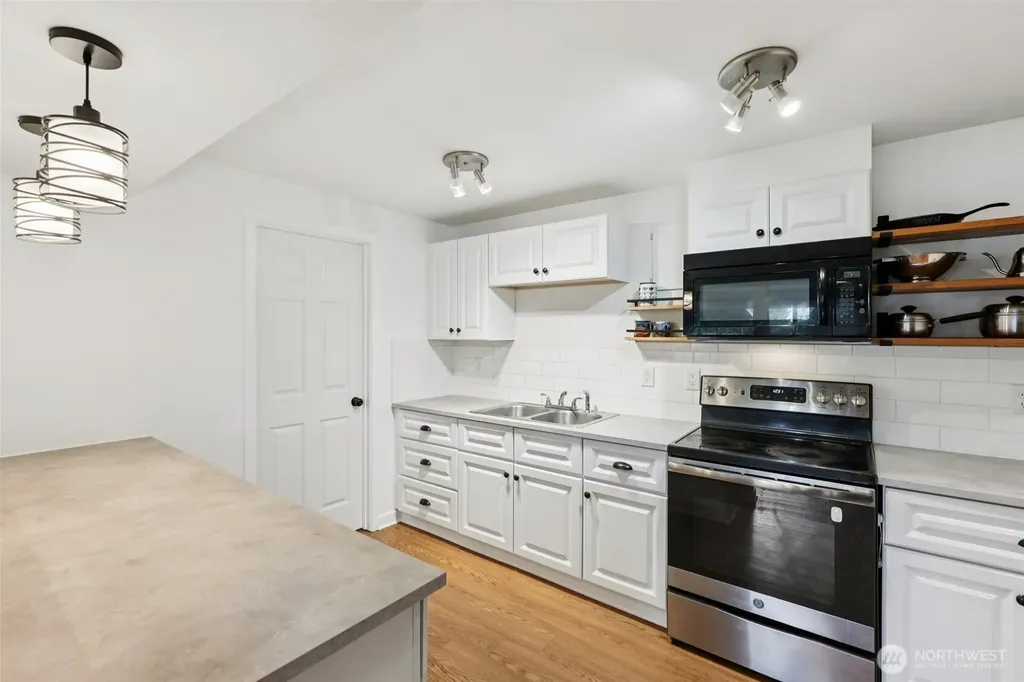 1403 NE 65th Street Vancouver WA 98665