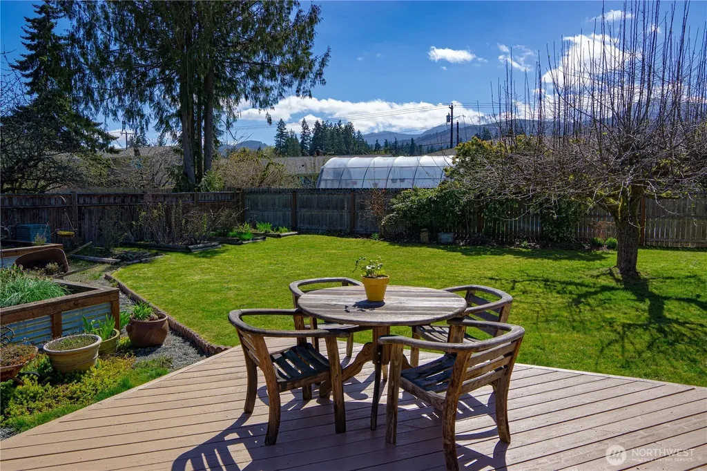 310 E Hillcrest Drive Port Angeles WA 98362