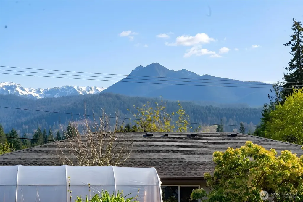 310 E Hillcrest Drive Port Angeles WA 98362