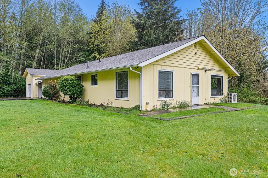 1376 Higher Ground Lane Port Orchard WA 98366