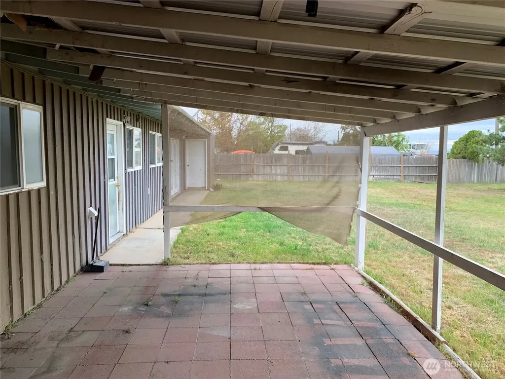 137 Schilling Moses Lake WA 98837