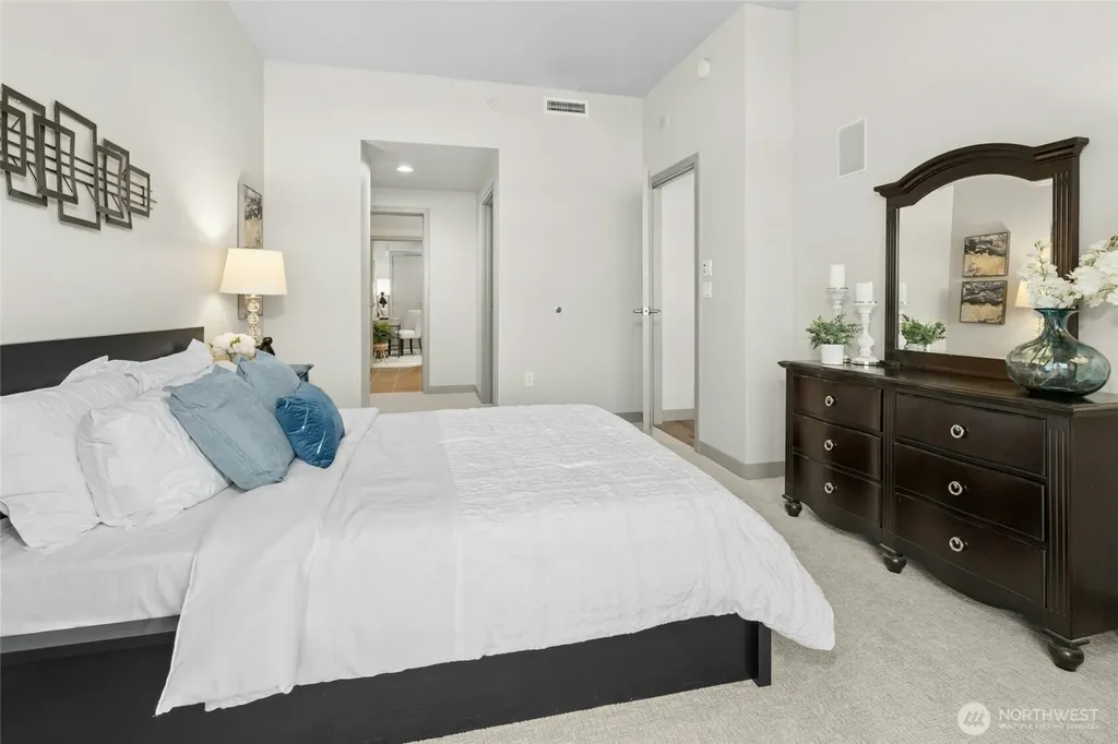 10650 NE 9th Place Bellevue WA 98004