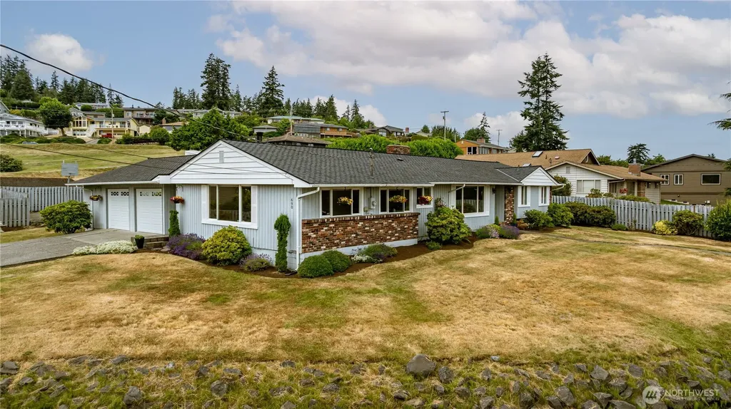 690 Maplewood Loop Oak Harbor WA 98277