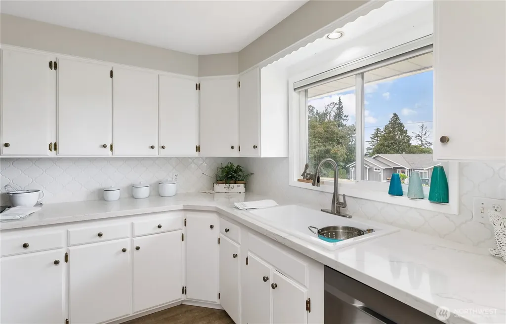 690 Maplewood Loop Oak Harbor WA 98277