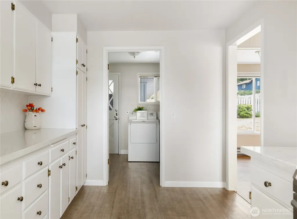 690 Maplewood Loop Oak Harbor WA 98277