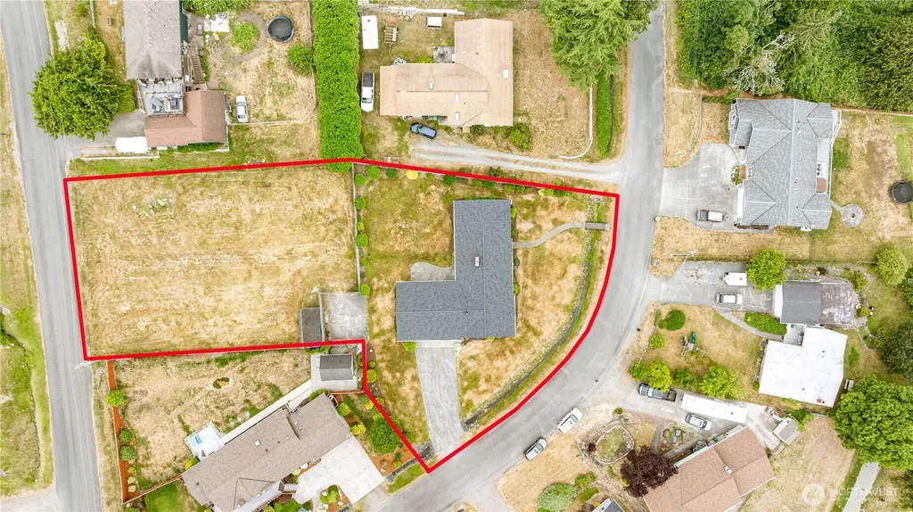 690 Maplewood Loop Oak Harbor WA 98277