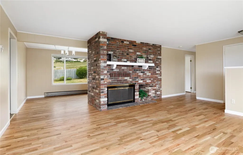 690 Maplewood Loop Oak Harbor WA 98277