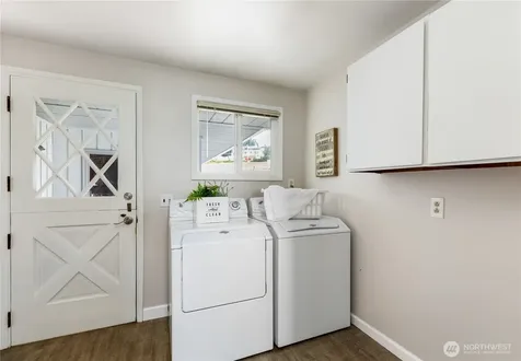 690 Maplewood Loop Oak Harbor WA 98277