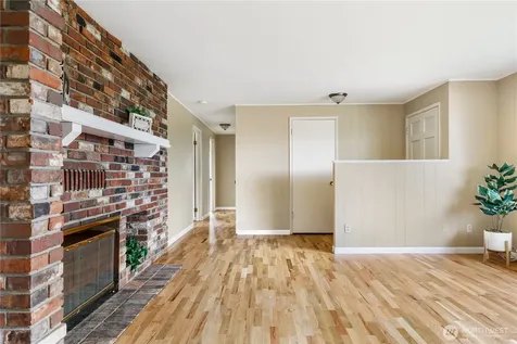 690 Maplewood Loop Oak Harbor WA 98277