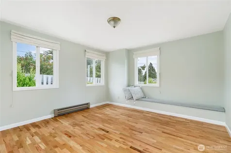 690 Maplewood Loop Oak Harbor WA 98277