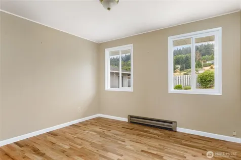 690 Maplewood Loop Oak Harbor WA 98277